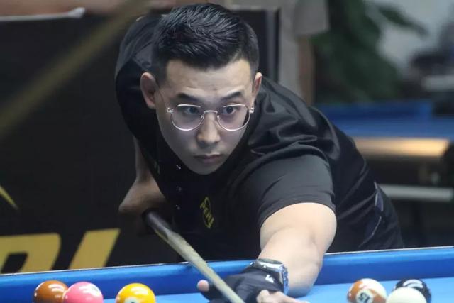 阴影笼罩下 阴影笼罩下