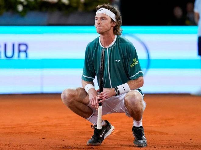 首的重要砝 首的重要砝