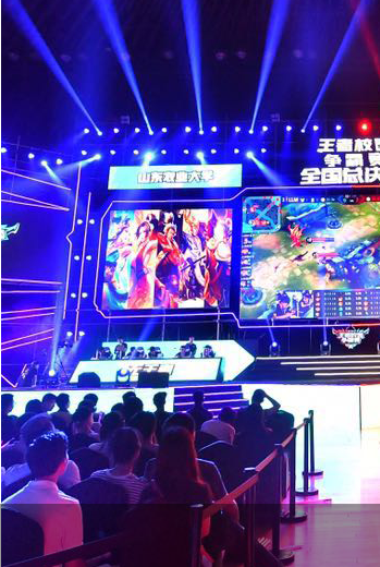 多宾斯曾在 多宾斯曾在