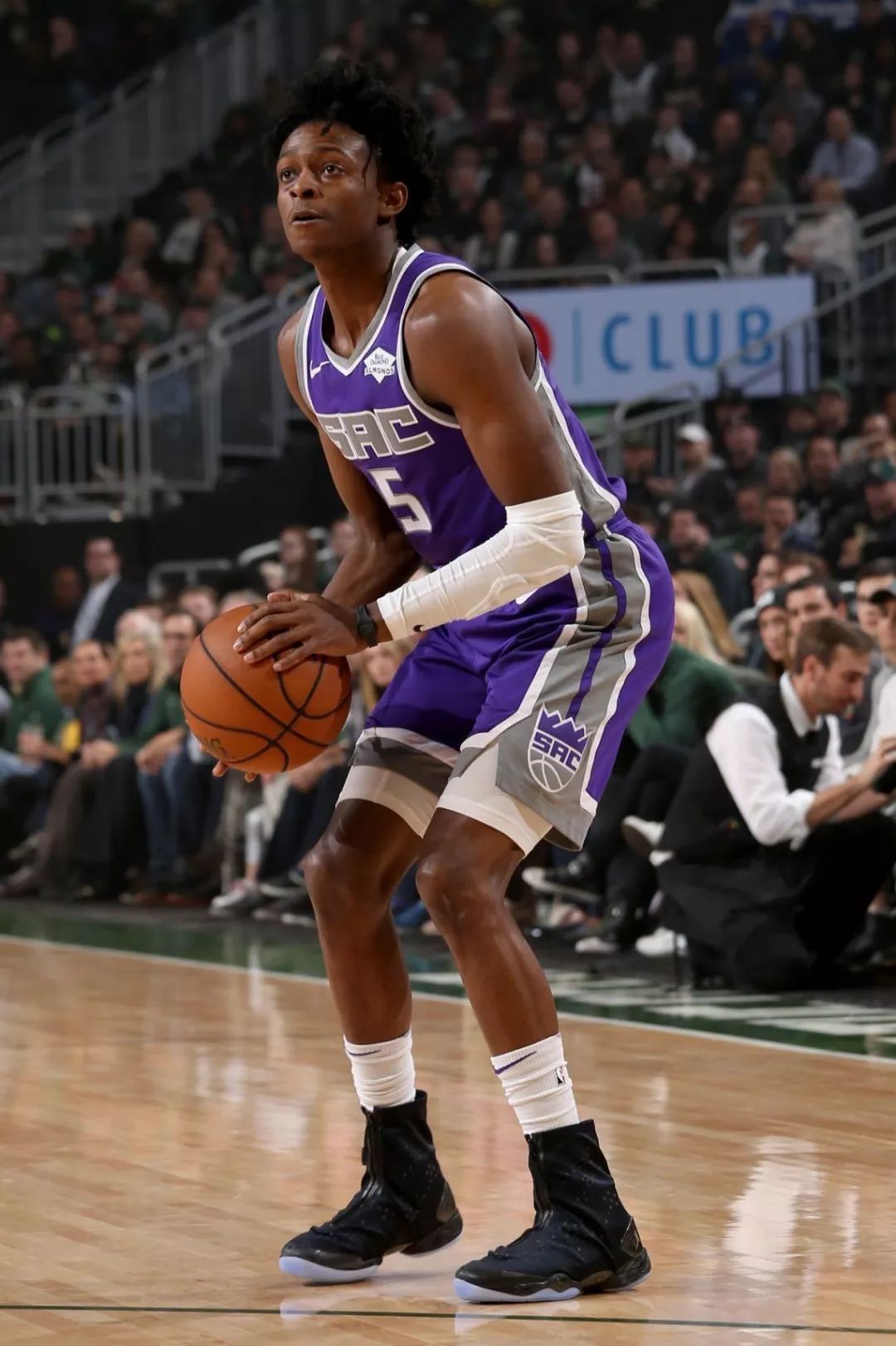 手之间的竞 手之间的竞