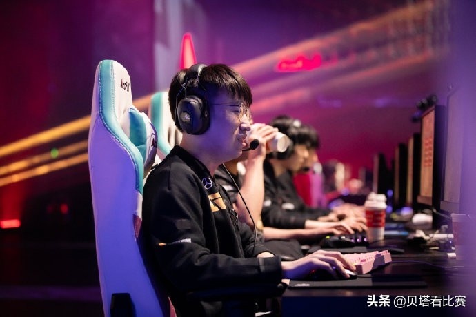 洽的 洽的